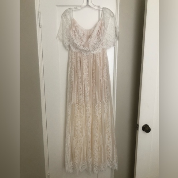 Baltic Born Caroline Lace Off Shoulder White Maxi Dress Size M NWT - Picture 2 of 9